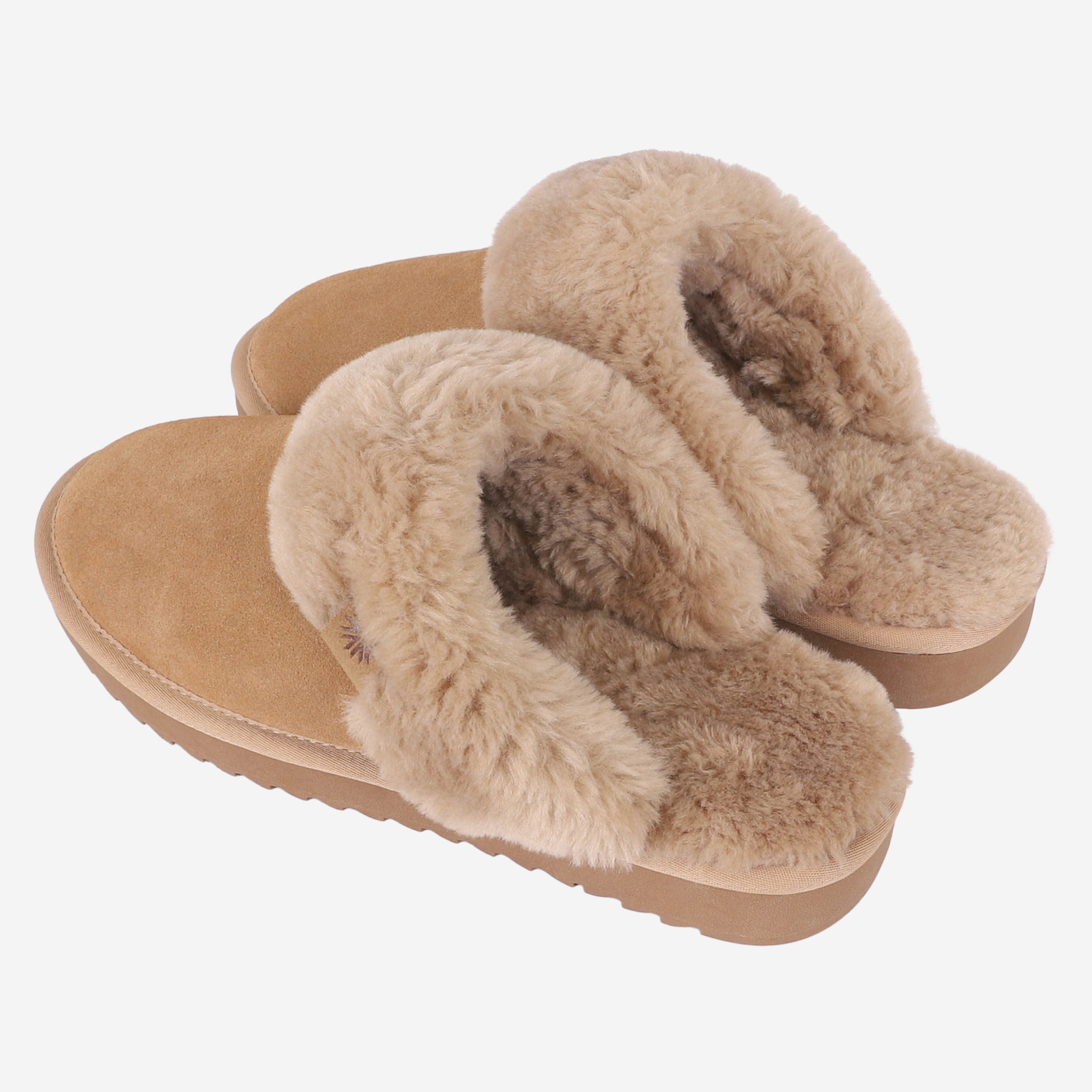 natthagi-suede-slippers-iceland_504.jpeg